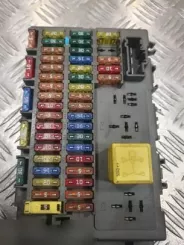 Блок запобіжників Rover 75 / Комплектний 518174602 065312050101 103139