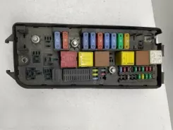 Блок запобіжників Opel Vectra C / Комплектний 13198102 00063028 519131007