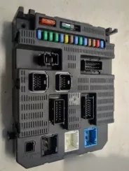 Корпус/модуль запобіжників Peugeot 1007 9659285480 0077219290906