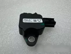 Датчик удару подушки безпеки Tesla Model S 100527500 01130861049