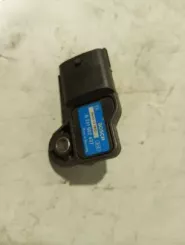 Датчик тиску повітря Opel Astra H 0281002437 0610132BE1