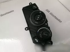 Панель кондиціонера Honda Civic 79600SMGG4 06W19E02 SANWA2070LH