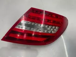 Mercedes-Benz C W204 Задній ліхтар A2049060503 03621420 8090906002