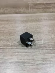 Audi A6 S6 C6 4F інші реле 8K0951253 074811a 643