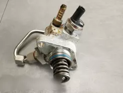 Volkswagen Golf VII Насос високого тиску 04E127026H 0650148 HFS03441E
