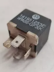 Інші реле Volkswagen PASSAT B5 141951253B 090104 PA66GF30
