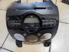 Mazda 2 Панель / Радіо CD / DVD / GPS 14797426 00G1B4561686 DL4066AR0