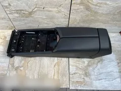 Центральний тунель Maserati Ghibli 06700190440