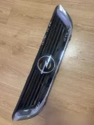 Opel Vectra B Решітка радіатора / Верхня решітка радіатора 09152352