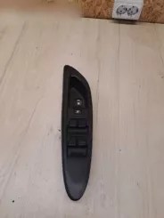 Кнопки вікон Mazda MPV C8HD182 04Z3D4