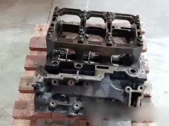 Блок двигуна Audi A6 S6 C6 4F 059100105BX 1111AA