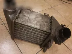 Охолоджувач наддувочного повітря / інтеркулер Volkswagen Golf III 1H0145805A 07273950000