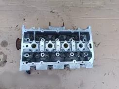 Головка двигуна Volkswagen Golf VII 04L103404AS