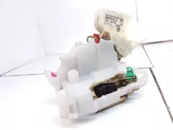 Замок передніх дверей Subaru Impreza II 61100FE020 0892046A