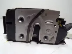Mercedes-Benz B W246 W242 Замок передніх дверей A1667200435 0004432083