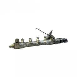 Opel Astra J Рейка впорскування 55PP0501 10101195099