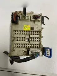 Блок запобіжників Nissan Almera Tino / Комплектний 243504U100 0918002