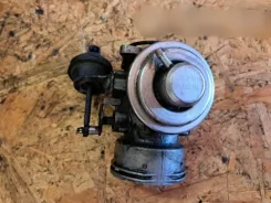 Клапан рециркуляції відпрацьованих газів (EGR) Volkswagen PASSAT B5.5 038131501T 041322085