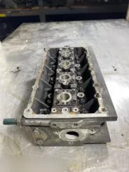 Головка двигуна Volkswagen Golf IV 036103373ac