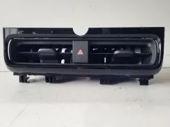 Центральні вентиляційні отвори/форсунки приладової панелі Toyota Yaris Cross 0C5641D650
