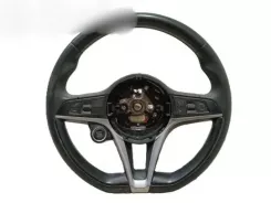 Кермо Alfa Romeo Giulia 71779506 1049912X667