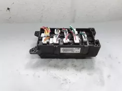 Рамка / модуль запобіжників KIA Sorento 911613E011 1008403002