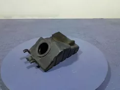 Корпус повітряного фільтра Audi A6 S6 C6 4F 06E133911F