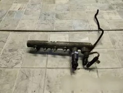 Opel Astra H Рейка впорскування 0445214049 010957