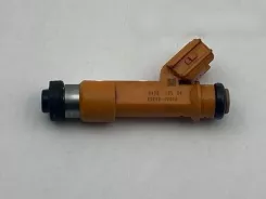 Паливний форсунка Toyota Yaris 2325040020 0420125291