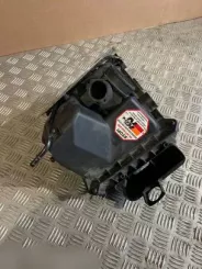 Корпус повітряного фільтра Audi A4 S4 B7 8E 8H 06B133837AK