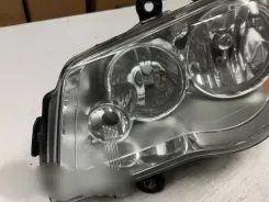 Фара Chrysler Town & Country V 05113337AD 09314235130