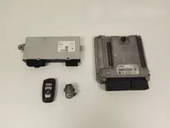 Комп'ютер/блок керування двигуном BMW 5 F10 F11 та комплект ключів 0281018611 030038435 8518479