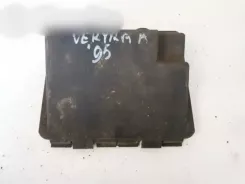 Кришка блоку запобіжників Opel Calibra 90355574 0045652