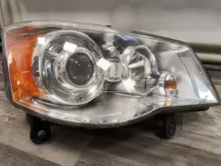 Фара Chrysler Town & Country V 51128C 05113338AG 5DV00900000