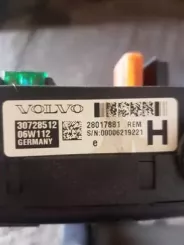 Рамка/модуль запобіжників Volvo V70 30728512 00006219221 28017881
