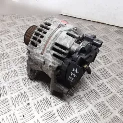 Генератор змінного струму Volkswagen Golf IV 037903025E 0124215004