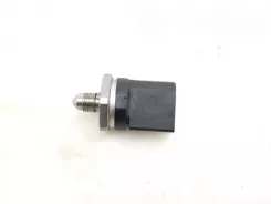 Датчик тиску палива Volkswagen Golf VIII 05E906054A 0261545169