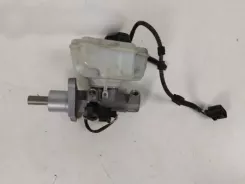 Головний гальмівний циліндр Volkswagen Golf VI 1K1611301D 05K9WH 1K0965459A