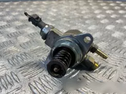 Skoda Rapid (NH) Паливний насос високого тиску 03C127026P 0138296 HFS03431L