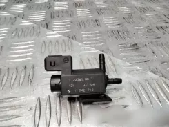 BMW 5 E60 E61 Вакуумний клапан / Турбінний електромагнітний клапан 1742712 03T184 72234100