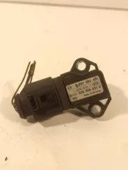 Датчик тиску повітря Volkswagen Touran I 038906051C 06061D02 0281002401
