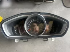 Одометр / Спідометр Volvo V40 31453103 0392686 3601139