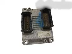 Блок керування двигуном Opel Corsa D 55557933 1039S32635 0261208940