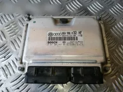 Контролер / модуль ЕБУ Volkswagen Golf IV 06A906032HF 0261207447