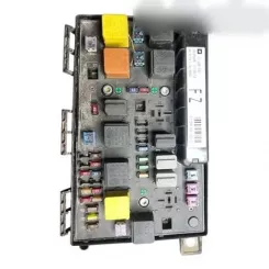 Рама Opel Astra H / Модуль запобіжників 13205783 5DK00866828 743381