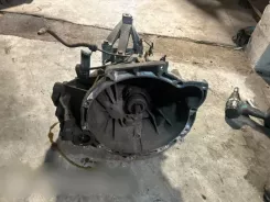 Ford Focus Механічна 5-ступінчаста коробка передач 3M5R7002NB 030205001079