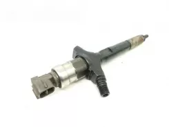 Паливний інжектор Volkswagen Golf I 8972391617 05799