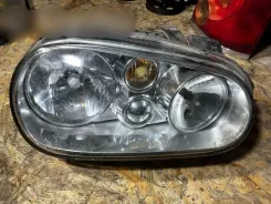 Фара Volkswagen Golf IV 083411108R 081411130L 084411183R