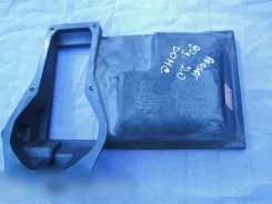 Корпус повітряного фільтра Volkswagen PASSAT B3 051133837A