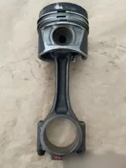 Поршень з шатуном Audi A4 S4 B8 8K 03L107065S 038198401F 03L107065S001